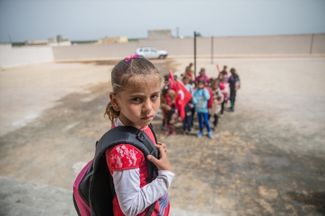 Terörden temizlenen Afrin’de çocuklar ders başı yaptı